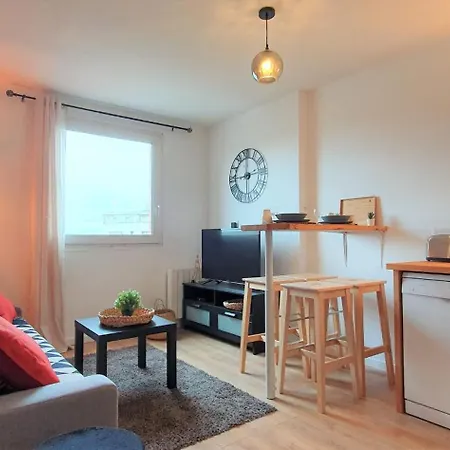 Cours De La Rep - 50m Gare Et Tram דירה *