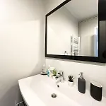 Cours De La Rep - 50m Gare Et Tram Apartment