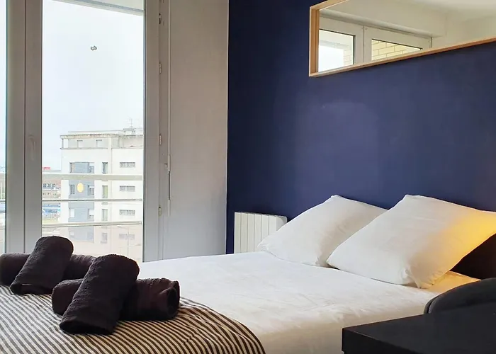 Cours De La Rep - 50m Gare Et Tram Apartment *